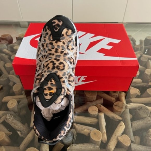 NIKE AIR KUKINI SE Men Kumquat Sneakers - Picture 11 of 13